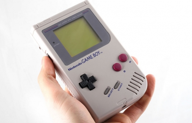 The evolution of handheld videogaming in 17 consoles