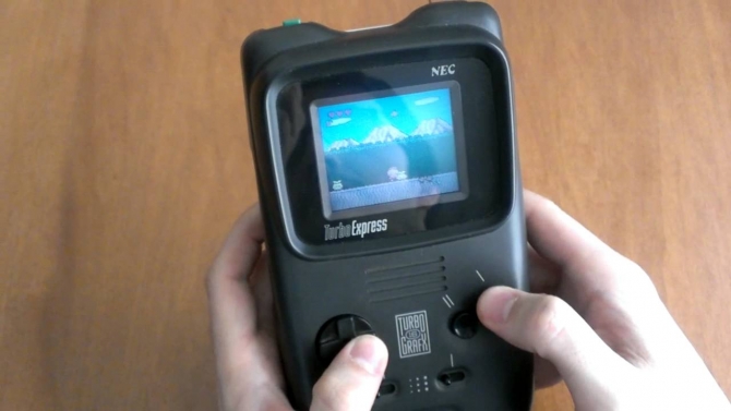 The evolution of handheld videogaming in 17 consoles