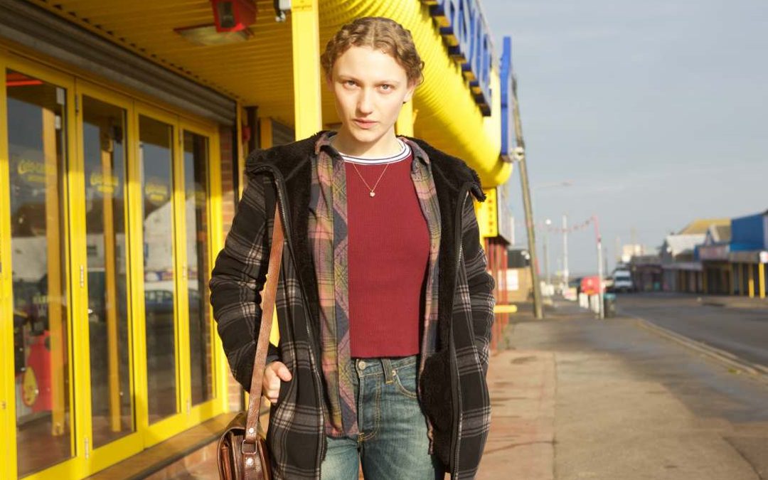 Kiss Me First episode 3 review: Off The Rails