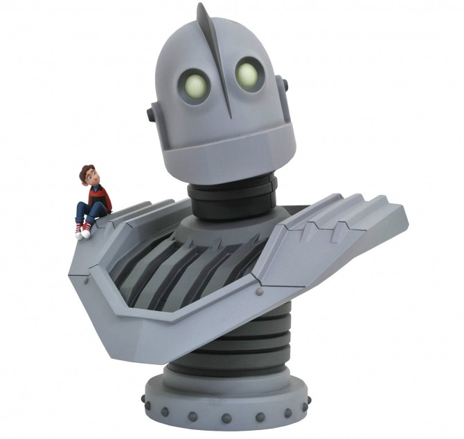The coolest geek merch, from collectible coins to Infinity Gauntlets