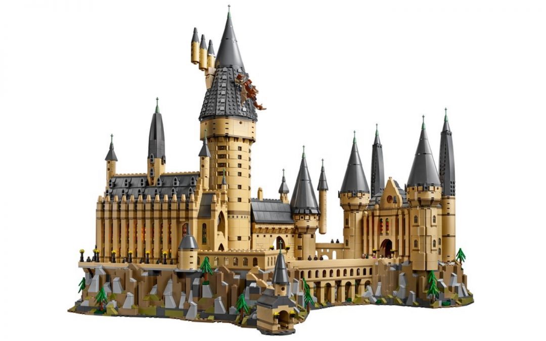 LEGO competition! Fancy nabbing a huge Hogwarts for FREE?